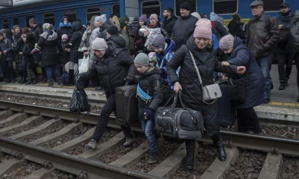 Bashkimi Evropian jep 500 milionë euro ndihmë për refugjatët ukrainas