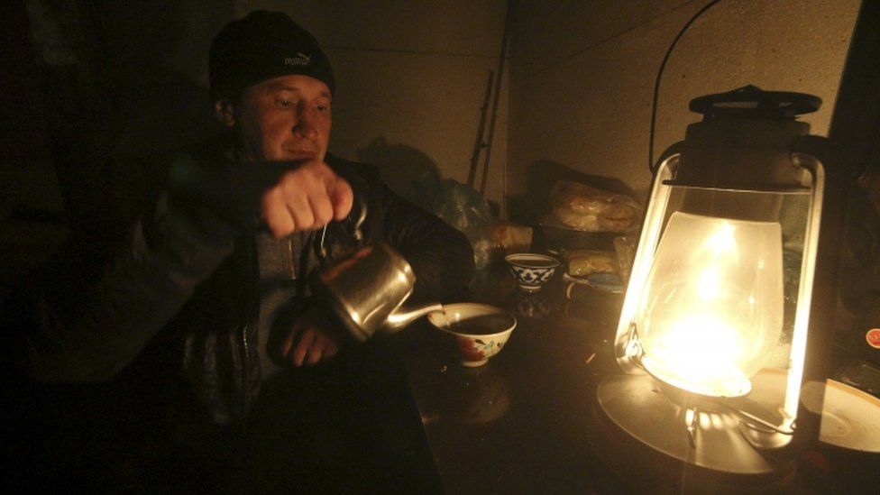 Më shumë se 742,000 qytetarë pa energji elektrike në Ukrainë