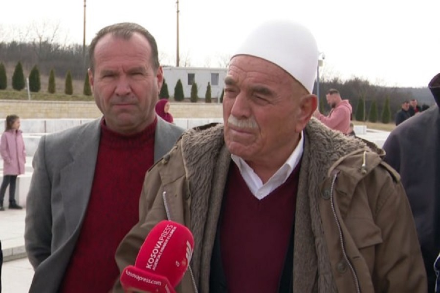 ​Babai i Mujë Krasniqit: Ai që nuk shkon në Prekaz nuk ka komb dhe s’duhet me qenë shqiptar