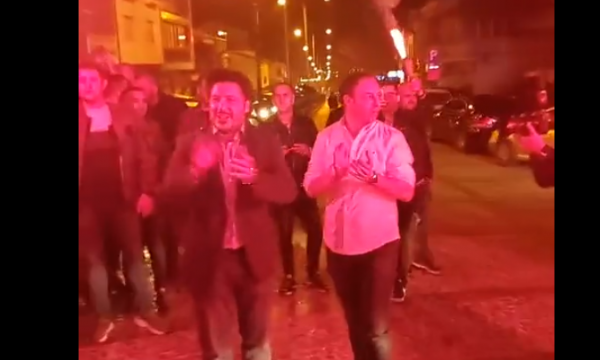Abazoviq feston me fishekzjarre në Ulqin: Omer Bajraktari kryetar i ri