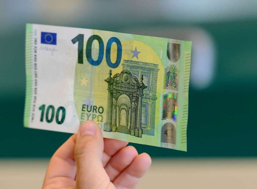 Njoftim për studentët: Kështu mund të aplikoni për 100 eurot e Qeverisë
