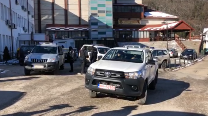 Policia jep detaje se çka u konfiskua nëpër shtëpitë e 8 të arrestuarve në rastin “Brezovica”