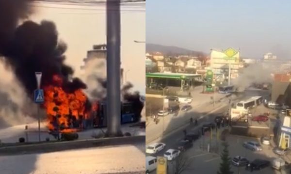 Shuhen flakët në autobusin e djegur në Prishtinë