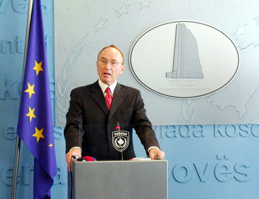 Rücker: Ukraina tregon se duhet një marrëveshje Kosovë – Serbi sa më shpejt