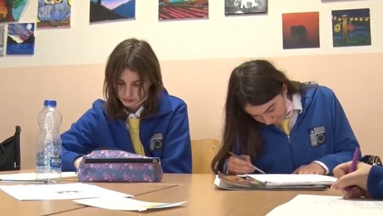 Dy nxënëse të ardhura nga Ukraina pas agresionit të Rusisë, filluan mësimin në Prizren