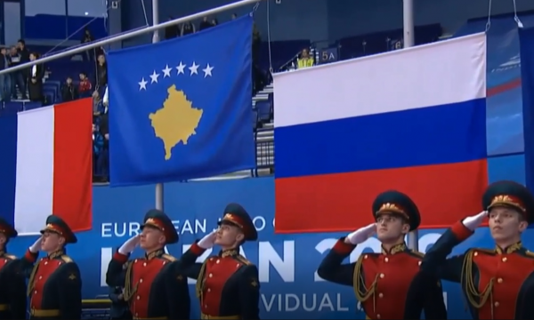 Rusia bëhet kinse nuk ekziston Kosova edhe pse para 6 vitesh atje ishte ngritur flamuri i saj