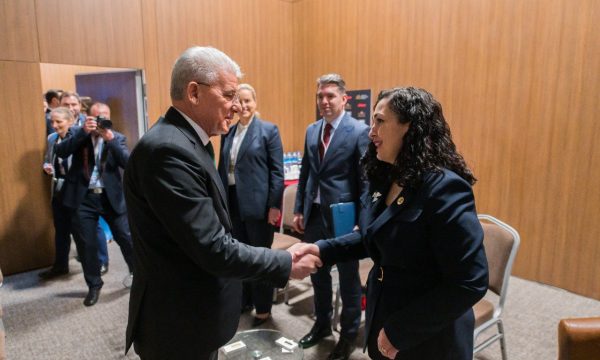 Presidentja Osmani takohet me homologun boshnjak, mbështet integritetin territorial të Bosnjës