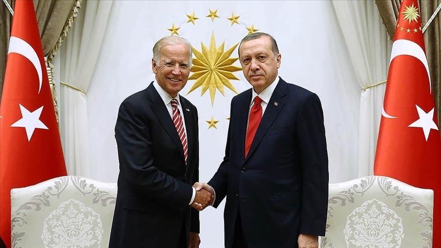 Erdogan një orë në telefon me Biden për Ukrainën