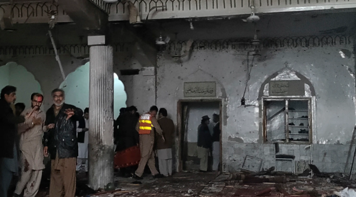 Të paktën 56 të vdekur në sulmin vetëvrasës në një xhami në Pakistan