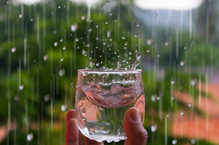 A mund të pihet uji i shiut pa u zier?