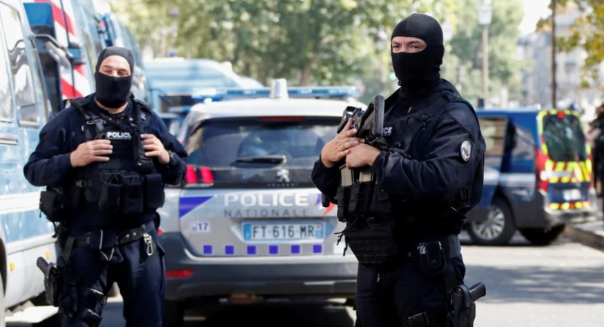 Sulmohen me thikë prifti dhe murgesha në Francë