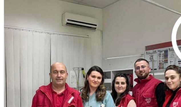 Fëmija 4 vjeçar shpëtohet nga ekipi mjekësor në Vushtrri, i kishte mbetur kikiriku në fyt