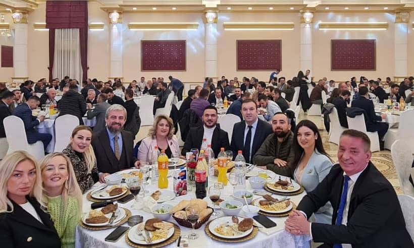 Deputetët i bashkon iftari