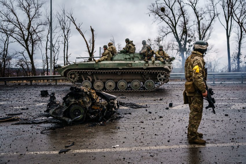 ”Lufta mund të zgjasë me vite”, NATO: Jemi të gatshëm të mbështesim Ukrainën
