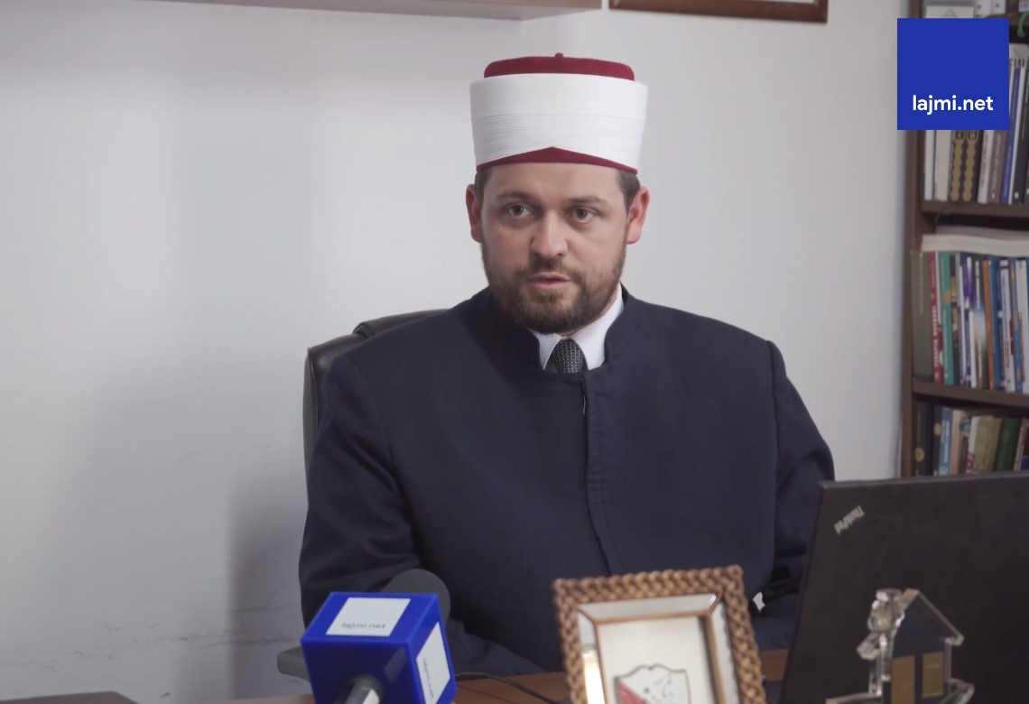 Rasti në Gjakovë, imami kërkon dorëheqjen e Nagavcit nëse nuk përjashtohet drejtoresha e shkollës