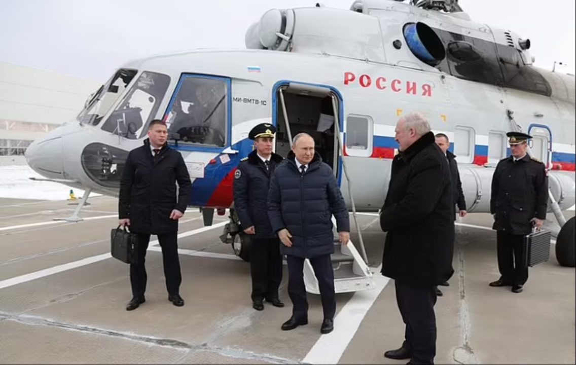 Lideri rus në panik? Valixhja bërthamore e shoqëron Putin kudo