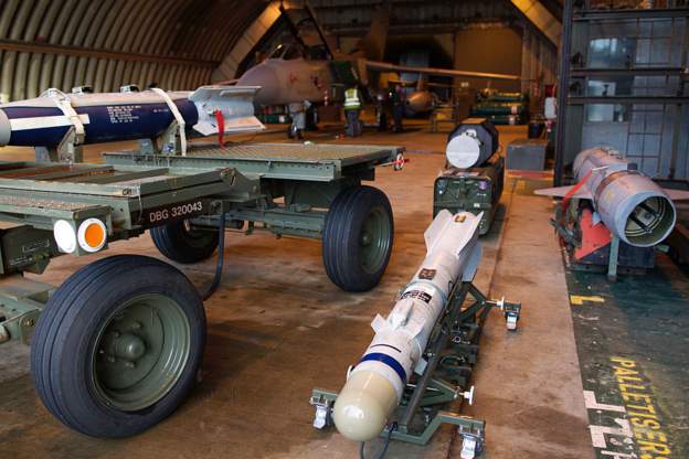 Britania planifikon të dërgojë raketa në Ukrainë