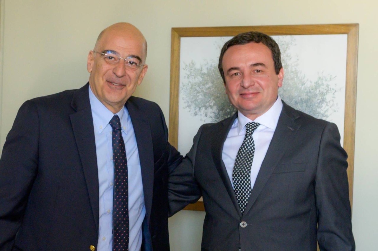 Kurti i kërkoi njohjen e Kosovës, kryediplomati grek tha se po avokojnë për liberalizimin e vizave