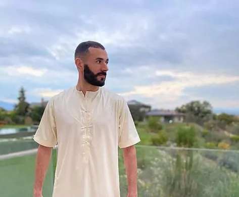 Benzema uron Bajramin: Allahu i bekoftë të gjithë