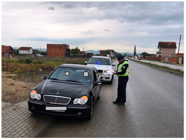 Prishtinë, për 1 muaj u shqiptuan mbi 8 mijë tiketa për kundërvajtje, vetëm sot u konfiskuan 15 patentë shofer