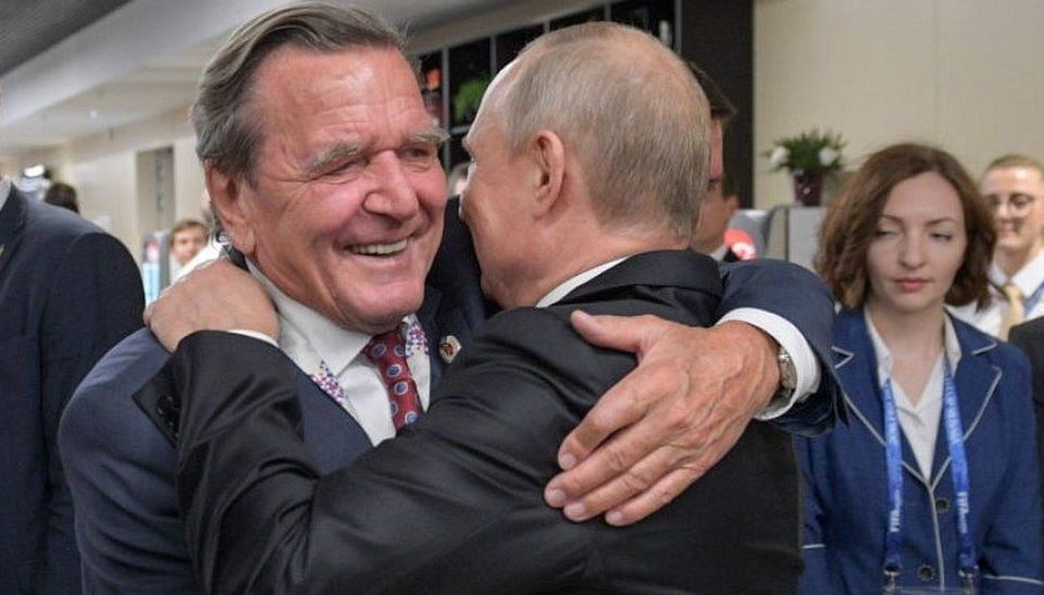 Gjermania ia heq privilegjet ish-kancelarit Gerhard Schröder, pasi nuk ndaloi lidhjet me Rusinë