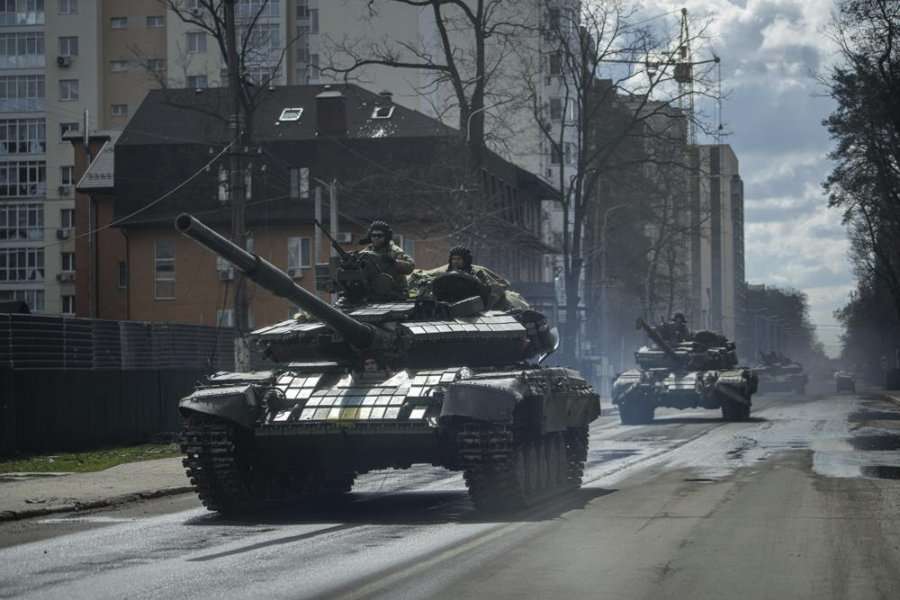 Rusia më 9 maj mund t’i shpallë luftë Ukrainës