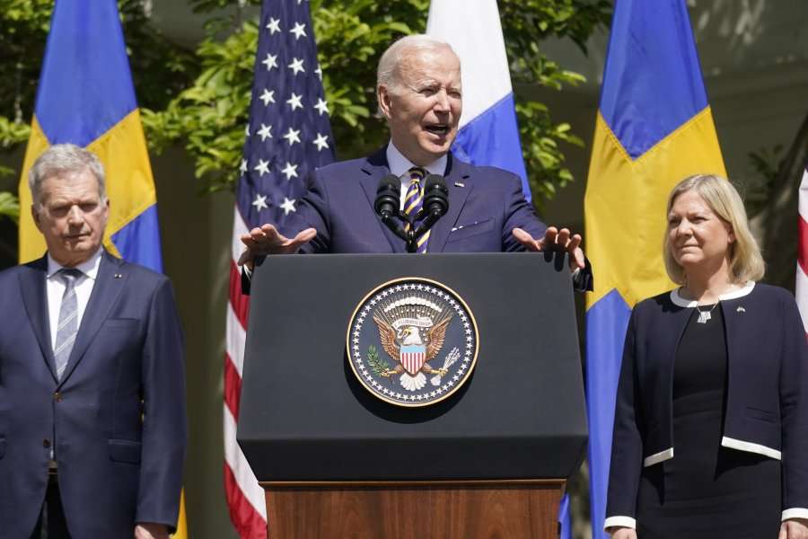 Bideni lavdëron Finlandën e Suedinë për bashkëpunimin në Kosovë