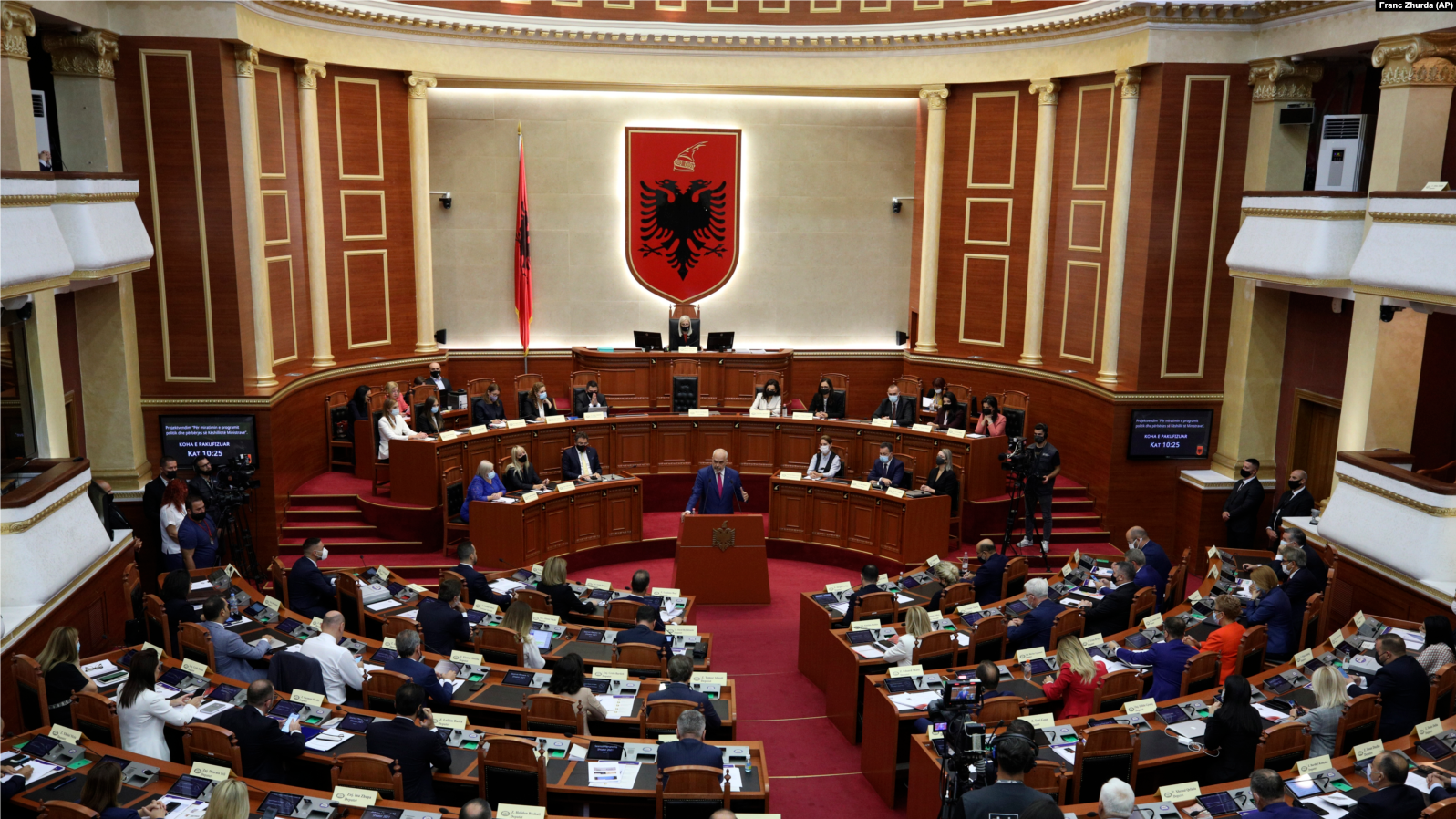 Dështon edhe rundi i tretë për zgjedhjen e presidentit të Shqipërisë