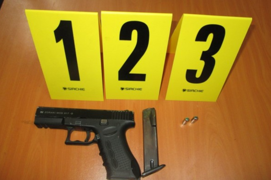 Policia në rajonin e Mitrovicës sekuestron dy armë