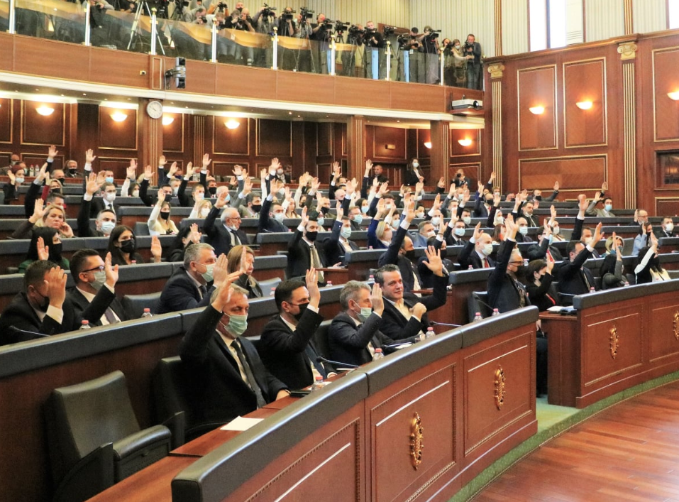 Kandidatët s’i marrin votat e nevojshme për gjyqtarë në Kushtetuese, përsëritet konkursi