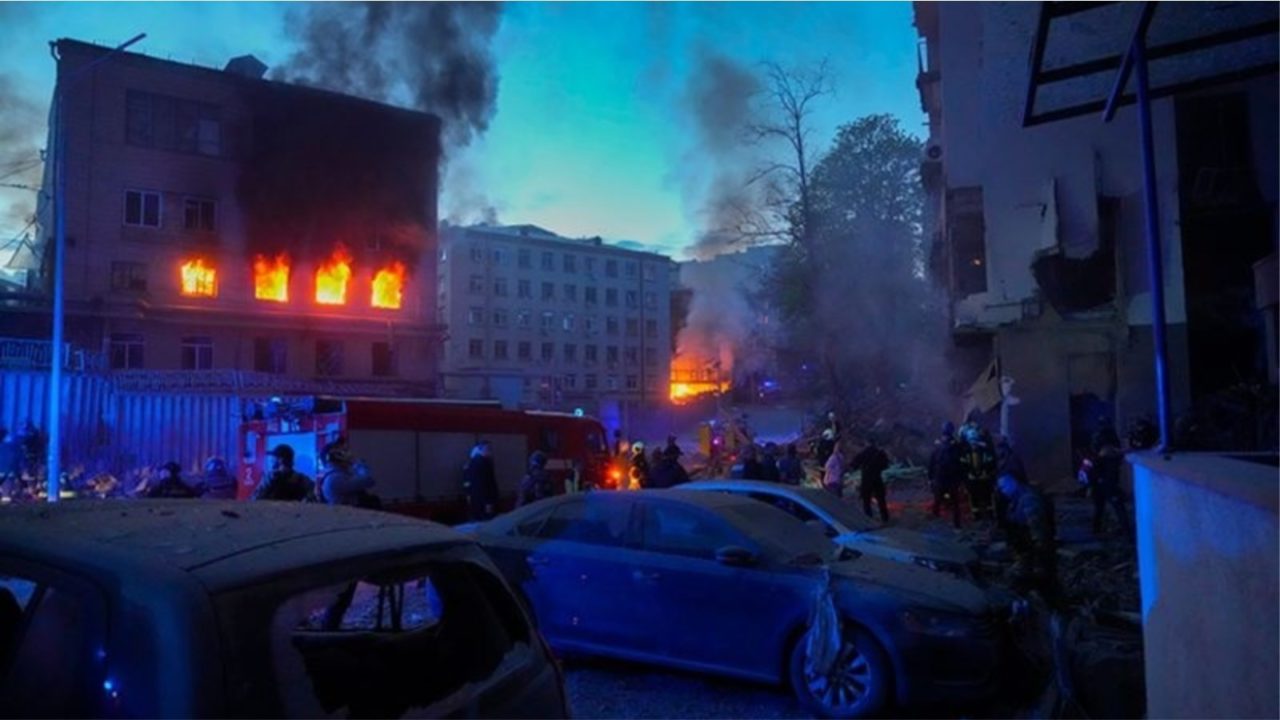 Tym i zi dhe flakë, shpërthime në Lviv të Ukrainës