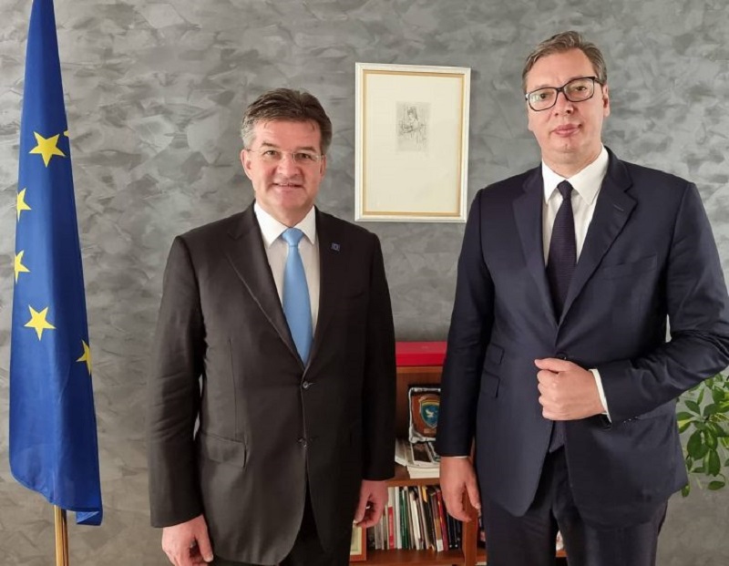 Vuçiq pas takimit me Lajçak: Jemi të përkushtuar për arritjen e kompromisit me shqiptarët