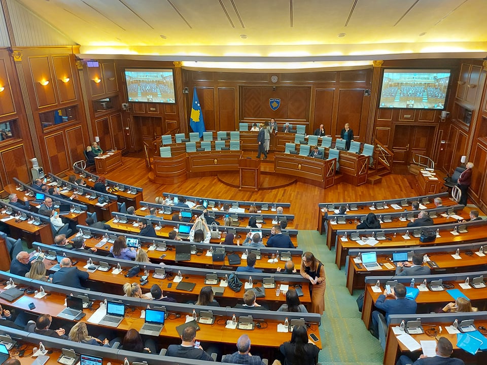 Votohet pro plotësimit dhe ndryshimit të Ligjit për themelimin e Fondit Kosovar për Garanci Kreditore