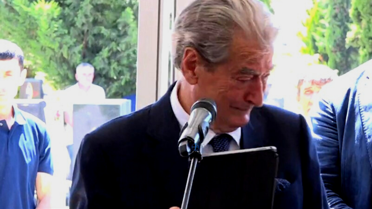 Berisha përlotet në fjalën e lamtumirës për ish-presidentin Nishani