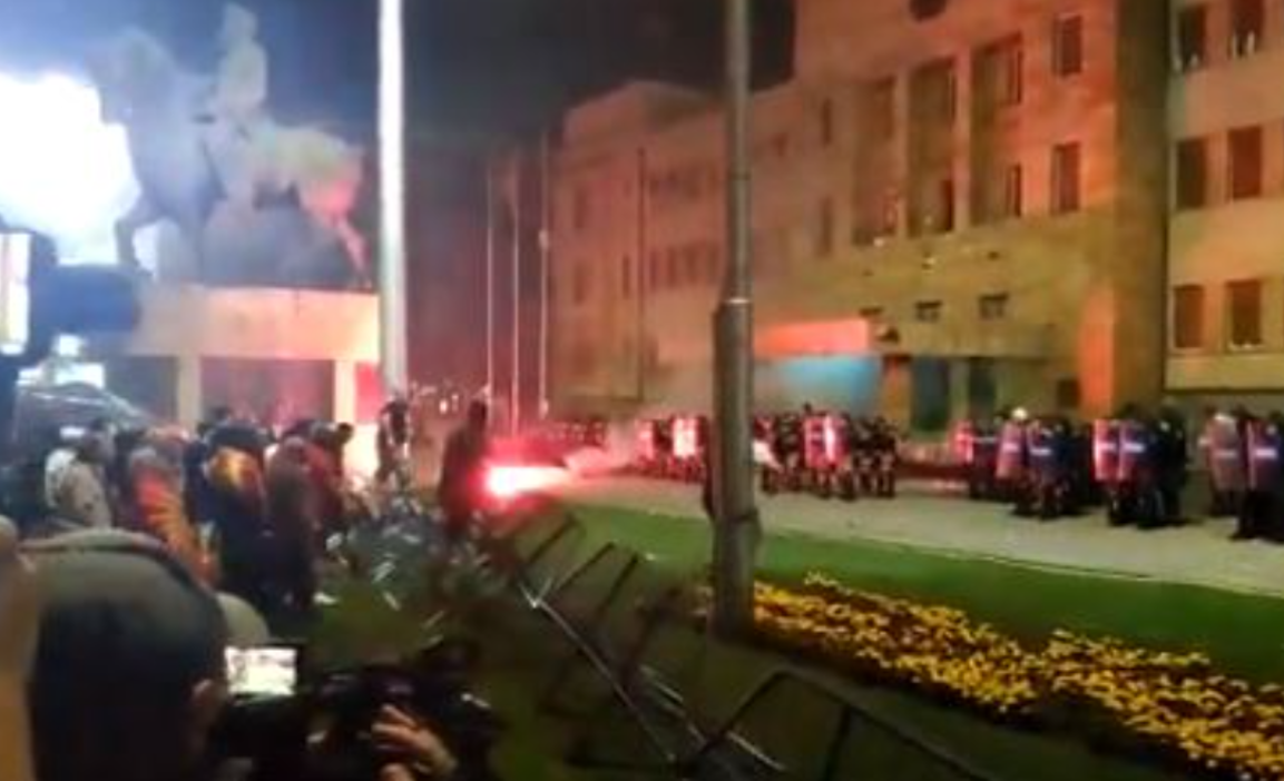 Protestat e dhunshme në Shkup, Von Cramon: Trazirat mund të shfrytëzohen nga Rusia
