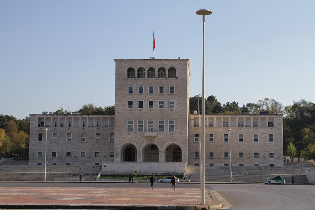 Protesta e opozitës në Shqipëri, ambasada e SHBA-së paralajmëron shtetasit amerikanë