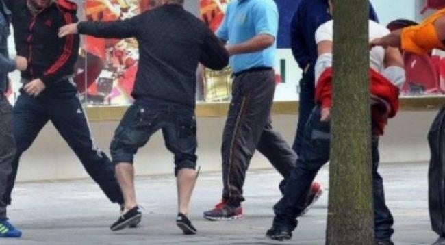 Përleshje mes kushërinjve në Makoc të Prishtinës, arrestohet babai me dy djemtë