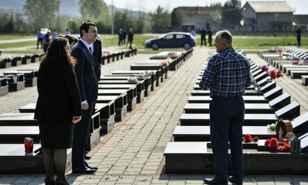 Qytetari nga Gjakova: Kryeministër vepro, një kriminel lufte duhet të jetë para gjykatës, jo në krye të shtetit fqinj