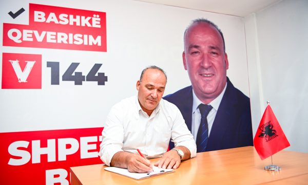 Në kohën e dorëheqjeve, Bulliqi i mbush letrat për kryetar të VV-së në Podujevë