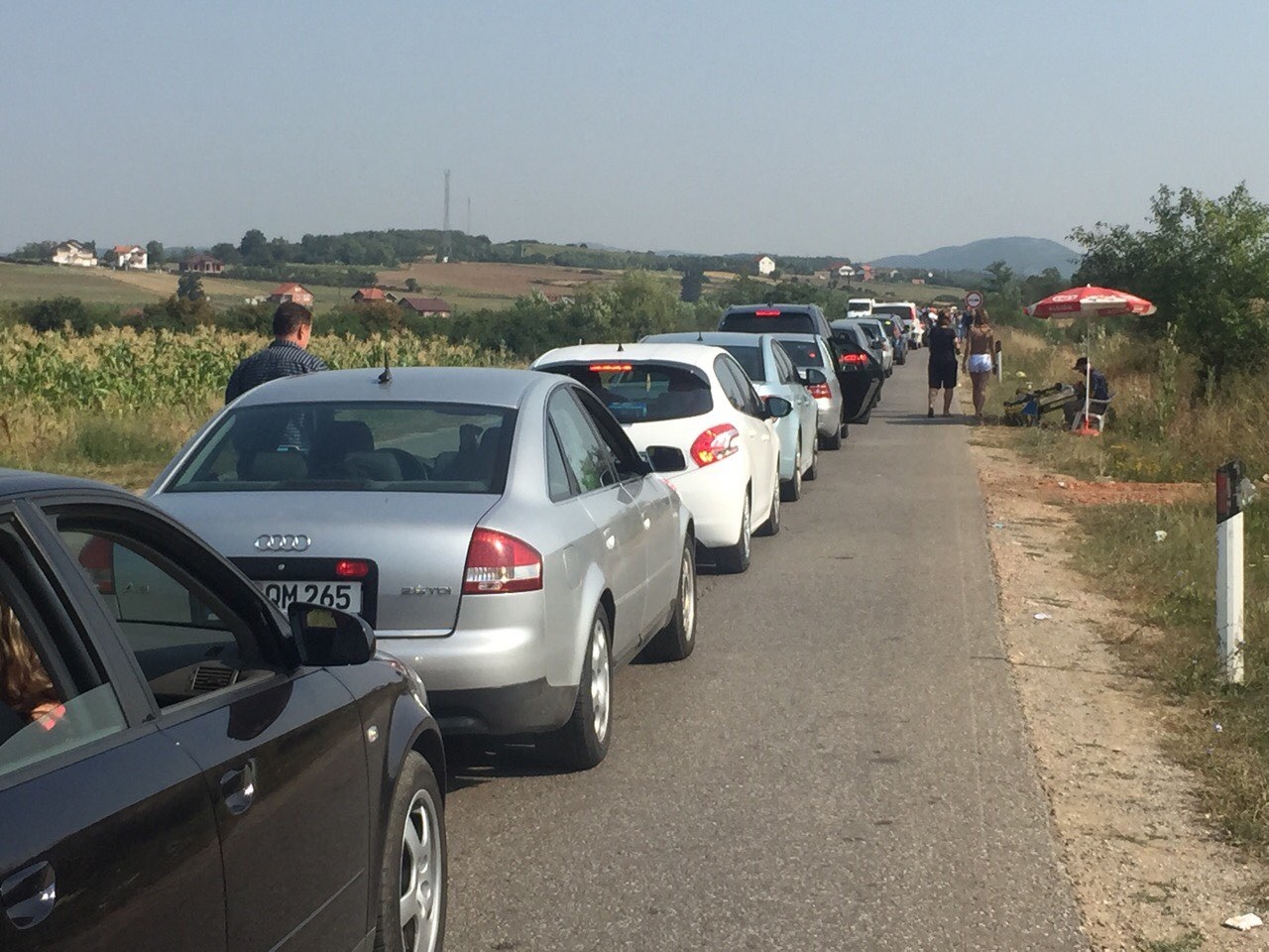 Fluksi në pikat e kalimit kufitar, pritjet më të gjata te Dheu i Bardhë