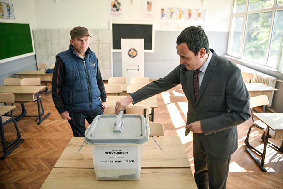 Kurti voton në zgjedhjet e brendshme të LVV-së
