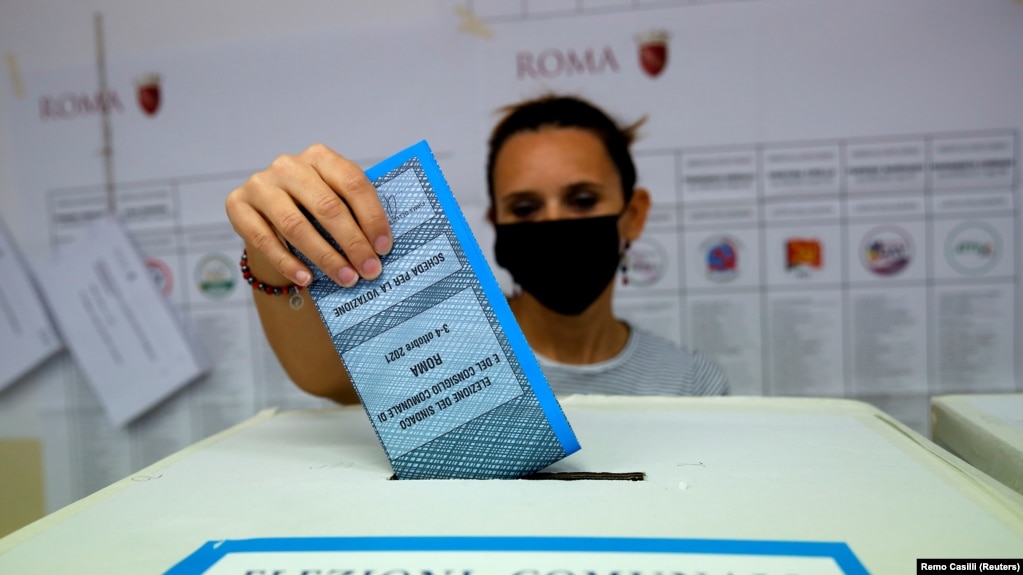 Në Itali votohet për zgjedhjet e përgjithshme të parakohshme
