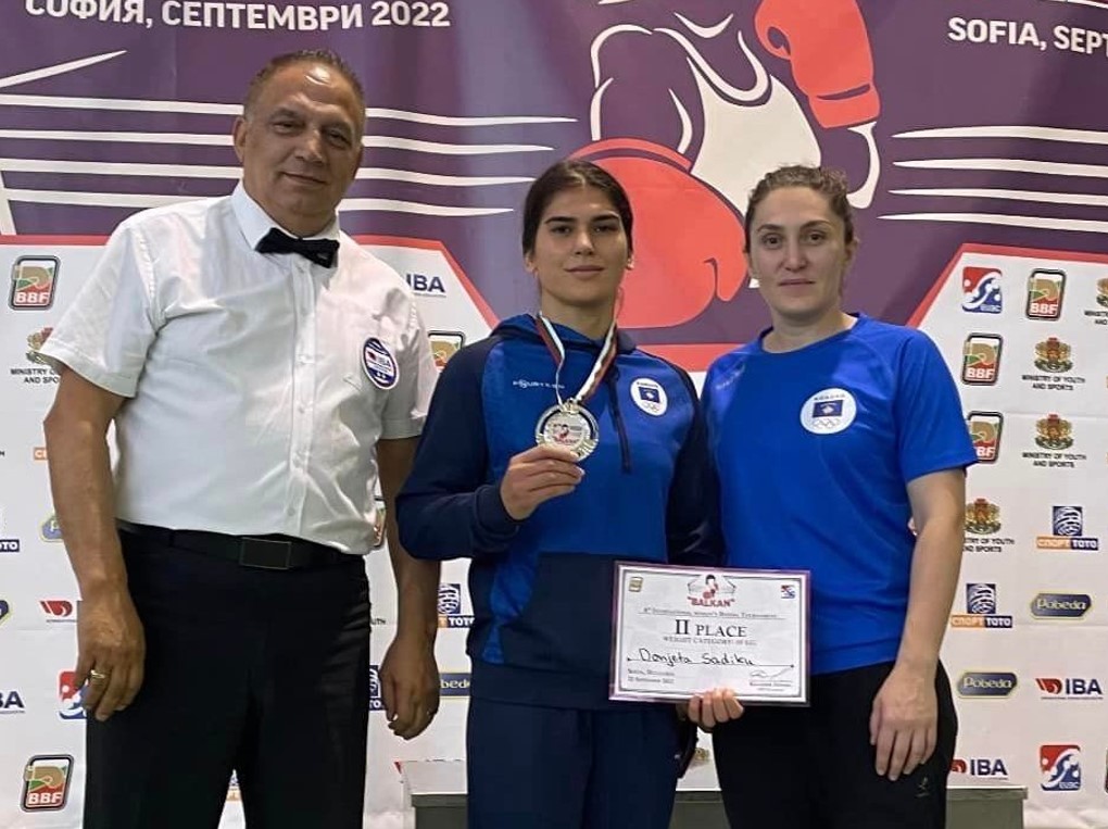 Donjeta Sadiku merr medaljen e argjendtë në Sofje të Bullgarisë