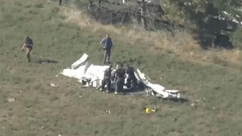 Tre të vdekur pasi dy aeroplanë të vegjël u përplasën në ajër në Kolorado