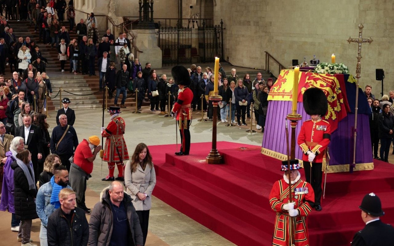 Liderët botërorë bëhen bashkë në Britani, një ditë para se t’i jepet lamtumira Mbretëreshës