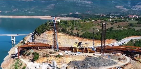 Pamje nga ura e re nëpër të cilën do kalojnë kosovarët që vizitojnë Shqipërinë