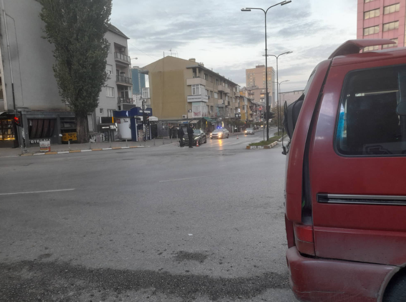 Gjashtë të lënduar nga aksidenti në qendër të Prishtinës, policia jep detaje