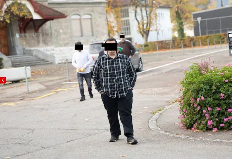 Paraqitet në gjykatë kosovari në Zvicër që akuzohet se “bleu” gra nga Shqipëria për djemtë e tij