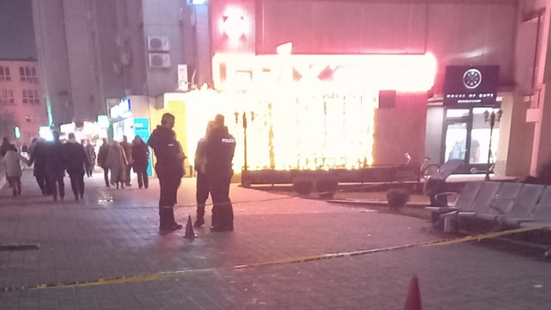 Një burrë plagoset me mjet të mprehtë në Prishtinë