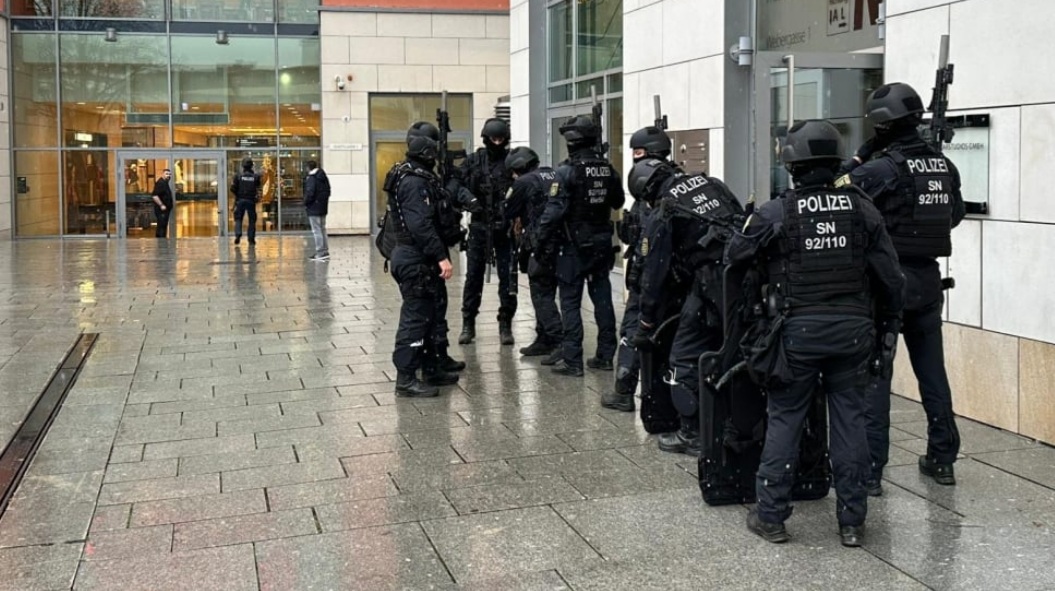 Policia arreston pengmarrësin në qendrën tregtare në Gjermani